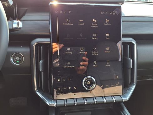 New 2025 GMC Acadia AT4 w/ LPO, All-Weather Package image 18