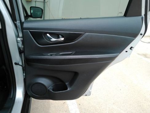 Used 2020 Nissan Rogue SL FWD image 26