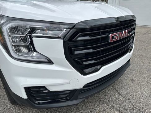 Used 2023 GMC Terrain SLE w/ Driver Convenience Package AWD/4WD image 12