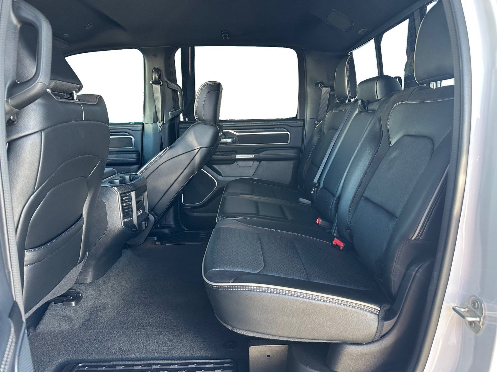 Used 2023 RAM 1500 Laramie RWD image 13