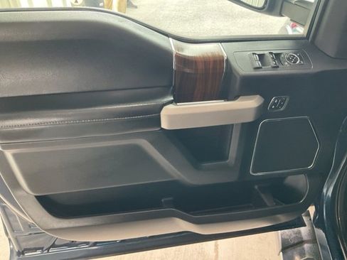 Used 2016 Ford F150 Lariat image 5