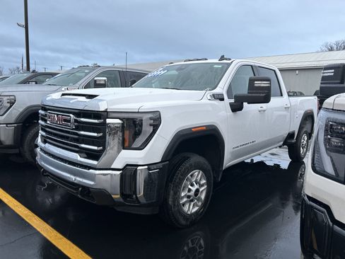 New 2026 GMC Sierra 2500 SLE w/ SLE Value Package; image 4