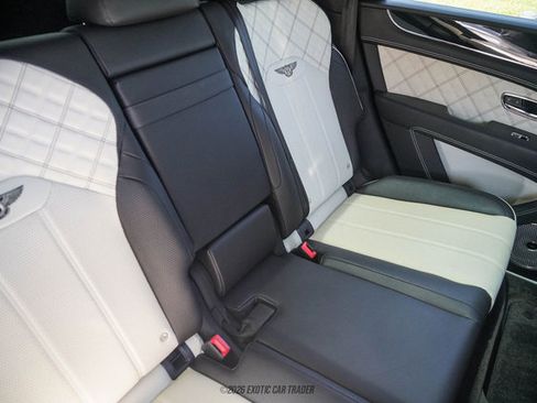 Used 2021 Bentley Bentayga image 87