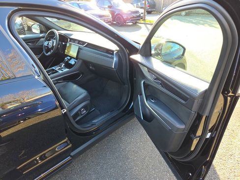 Used 2024 Jaguar F-PACE R-Dynamic S image 19