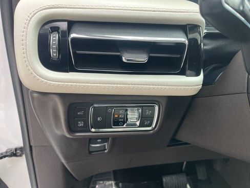 Used 2022 Lincoln Nautilus Black Label w/ Class II Trailer Tow Package image 41