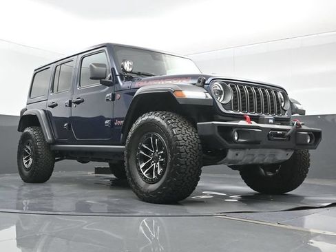 Used 2025 Jeep Wrangler Unlimited Rubicon w/ XTREMEE 35" Tire Package AWD/4WD image 27
