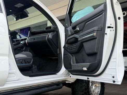 Used 2024 Toyota Tacoma TRD Off-Road w/ TRD Off Road Upgrade Package image 45