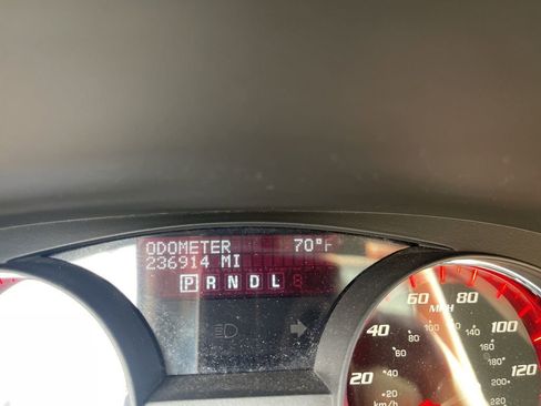 Used 2011 GMC Acadia SLE image 30