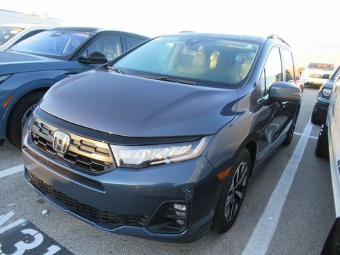 Used 2025 Honda Odyssey EX-L image 3