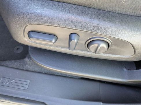 Used 2024 Chevrolet Equinox LT image 13