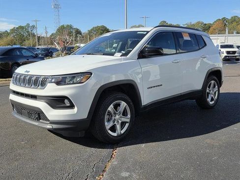 Certified 2024 Jeep Compass Latitude image 7