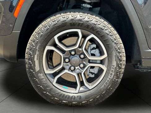 Used 2023 Jeep Grand Cherokee Trailhawk w/ Advanced Protech Group II AWD/4WD image 34