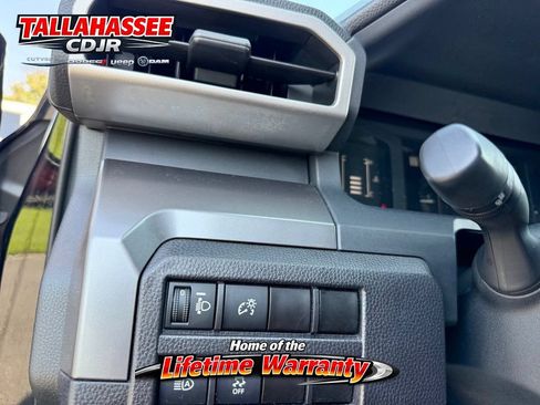 Used 2024 Toyota Tacoma SR5 AWD/4WD image 34