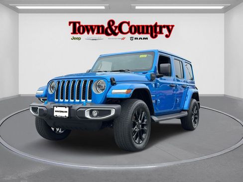 Certified 2022 Jeep Wrangler Unlimited Sahara w/ Cold Weather Group image 3