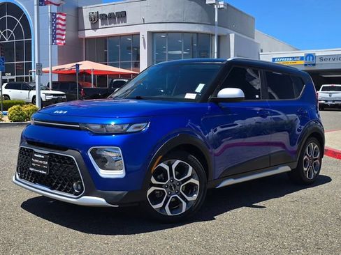 Used 2022 Kia Soul X-Line FWD image 3