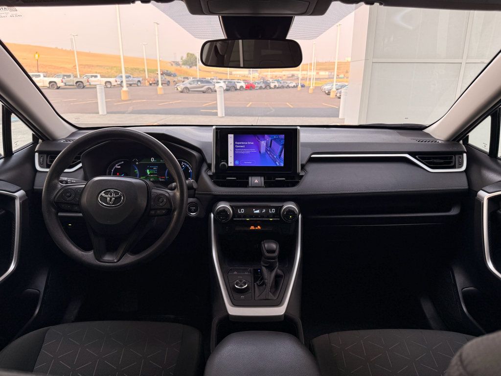 Used 2024 Toyota RAV4 XLE AWD/4WD image 25