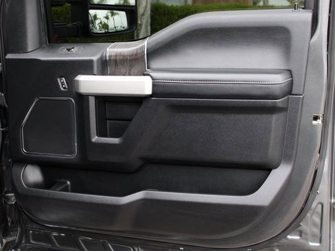 Used 2020 Ford F250 Lariat w/ Lariat Value Package image 42