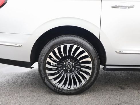 Used 2018 Lincoln Navigator L Black Label image 27