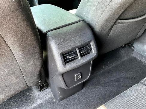 Used 2023 Chevrolet Equinox LT w/ Driver Convenience Package image 32