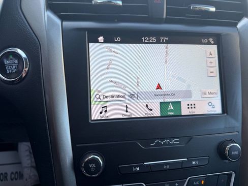 Used 2019 Ford Fusion SE FWD image 17
