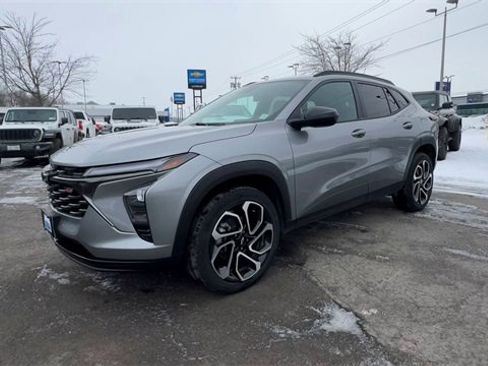 Used 2024 Chevrolet Trax RS w/ Driver Confidence Package image 4