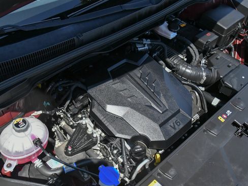 Used 2022 Kia Carnival LX FWD image 49