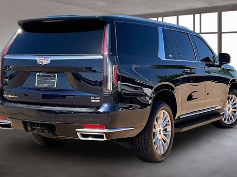 Used 2023 Cadillac Escalade ESV Premium Luxury AWD/4WD image 2