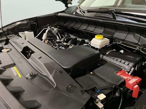 Used 2023 Nissan Pathfinder S AWD/4WD image 11