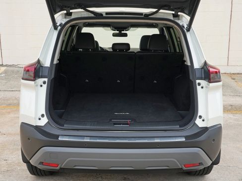 Used 2023 Nissan Rogue SV w/ SV Premium B Package FWD image 9