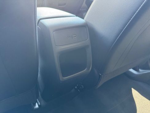 Used 2025 Chevrolet Trax LT FWD image 18
