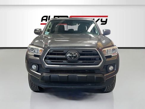 Used 2019 Toyota Tacoma SR5 image 2