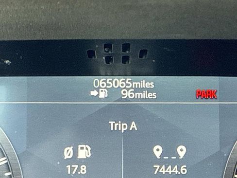 Used 2020 Land Rover Defender 110 SE image 14