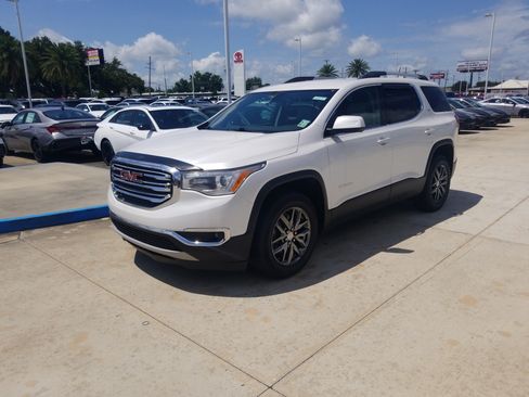 Used 2018 GMC Acadia SLT FWD image 3