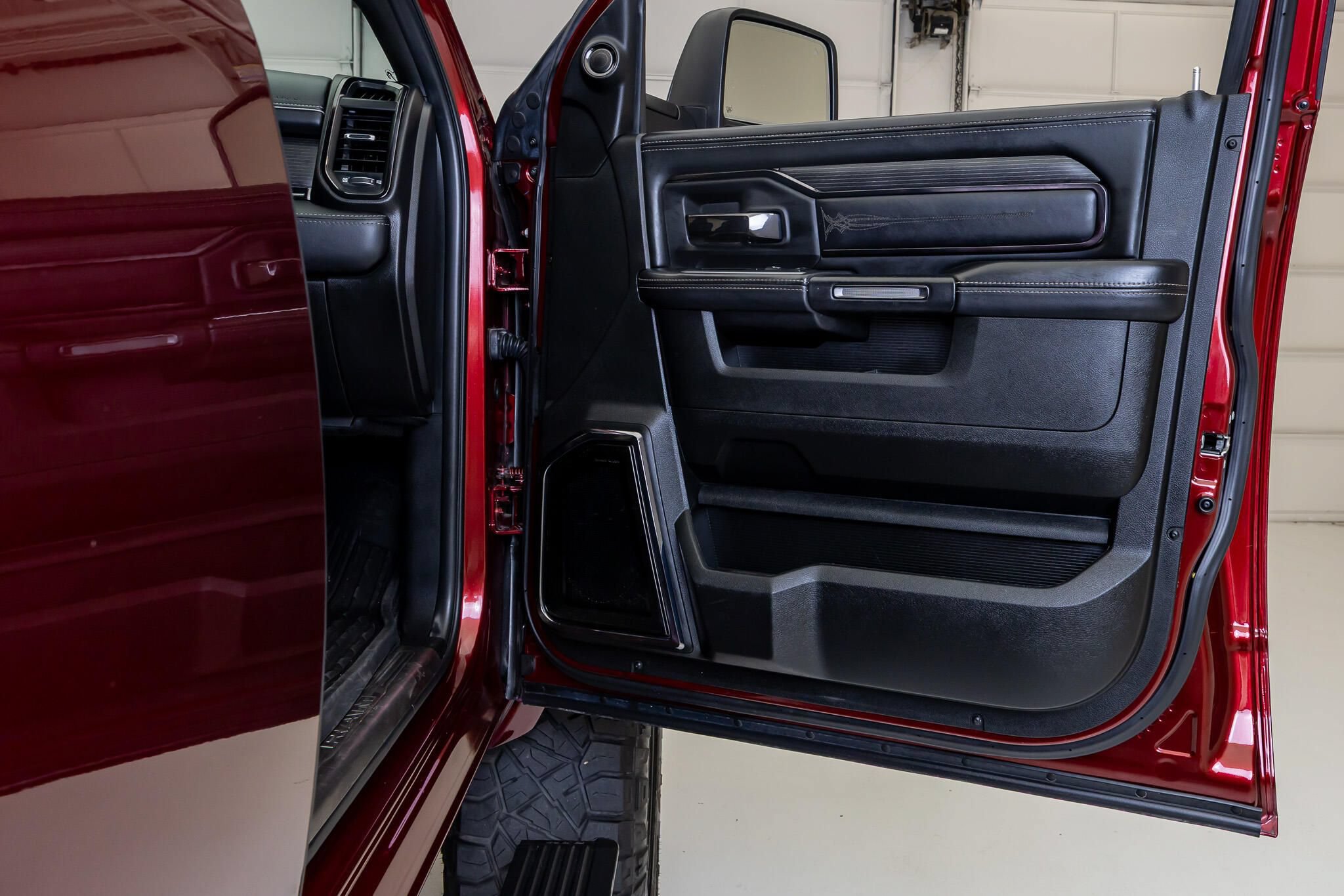 Used 2023 RAM 2500 Limited AWD/4WD image 46