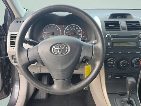 Used 2013 Toyota Corolla L FWD image 12