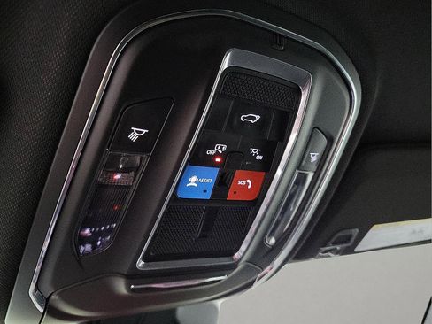 Used 2024 Jeep Grand Cherokee Altitude image 15