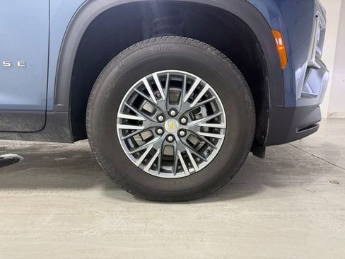 Certified 2025 Chevrolet Traverse LT image 31