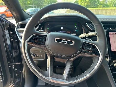 Used 2023 Jeep Grand Cherokee Overland image 29