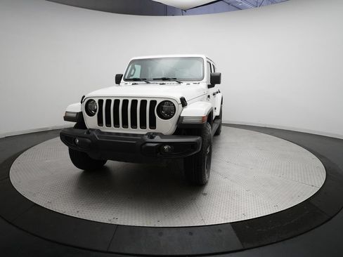 Used 2019 Jeep Wrangler Unlimited Sahara AWD/4WD image 12