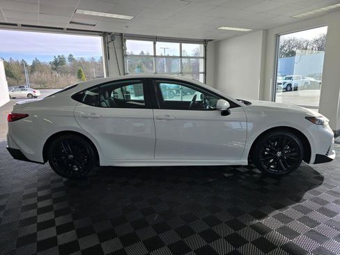 Used 2025 Toyota Camry SE image 48