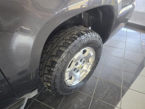 Used 2011 Chevrolet Avalanche LS image 31