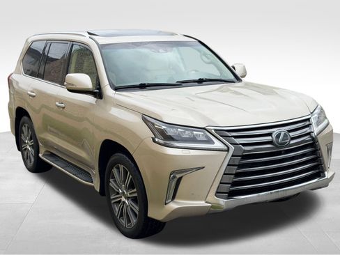 Used 2017 Lexus LX 570 4WD w/ Luxury Package image 3