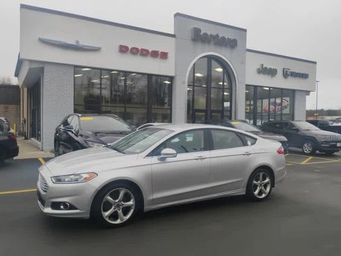 Used 2015 Ford Fusion SE w/ Equipment Group 201A image 1