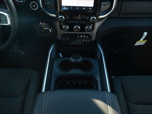 New 2026 RAM 1500 4x4 Crew Cab image 25