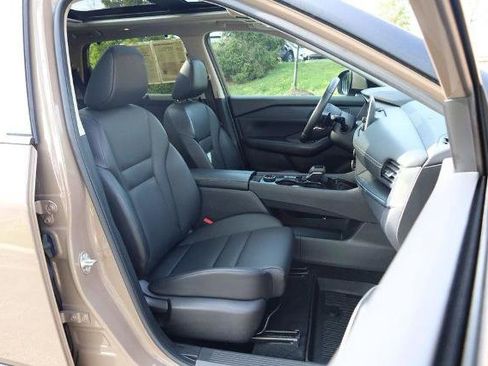 Certified 2024 Nissan Rogue SV w/ SV Premium Package image 27