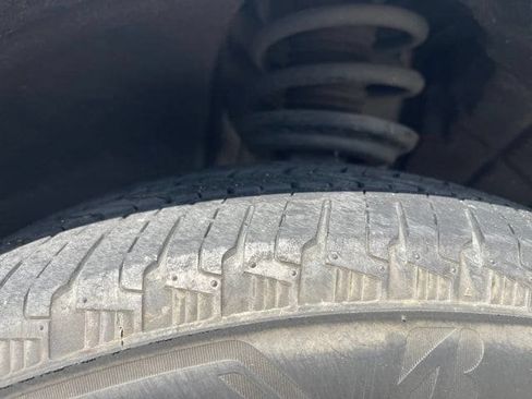 Used 2020 Chevrolet Traverse LT w/ LPO, Floor Liner Package FWD image 2