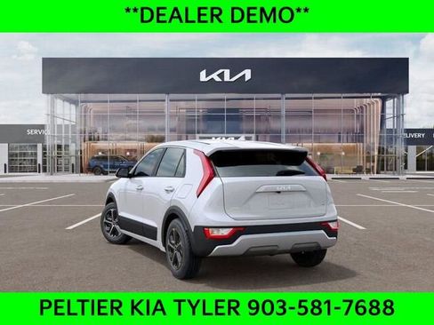 New 2025 Kia Niro LX image 4