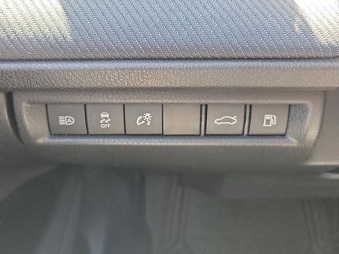 Used 2025 Toyota Camry SE image 27