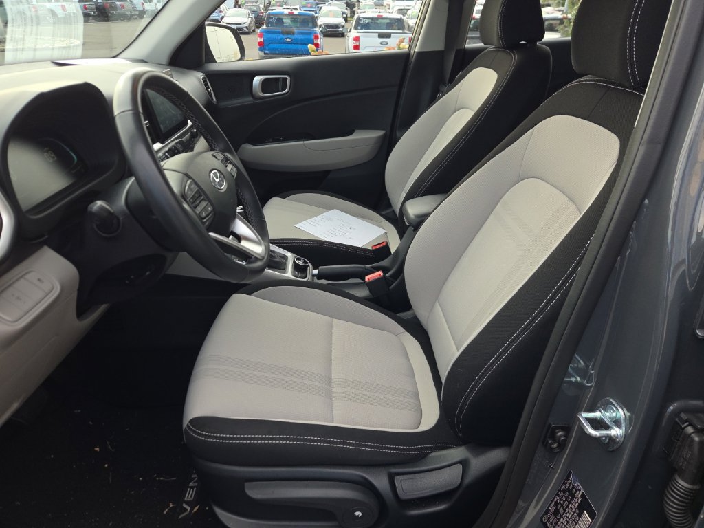 Used 2026 Hyundai Venue SEL FWD image 9