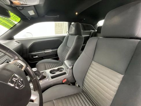 Used 2013 Dodge Challenger R/T image 5